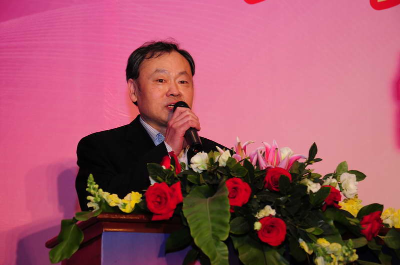 广东省经济和信息化委员会总经济师陈容秋致辞